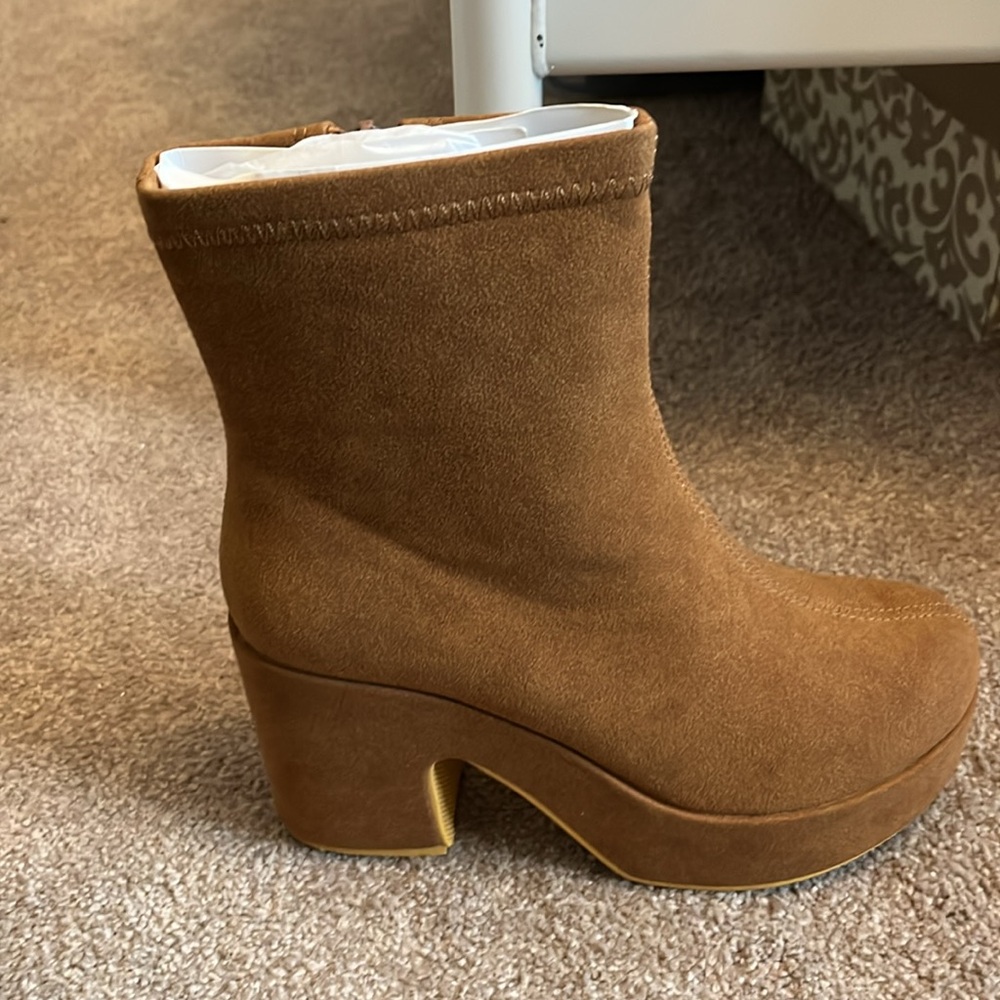 NEW Dalton boots in cognac, lug sole, perf for fall - Picture 4 of 5